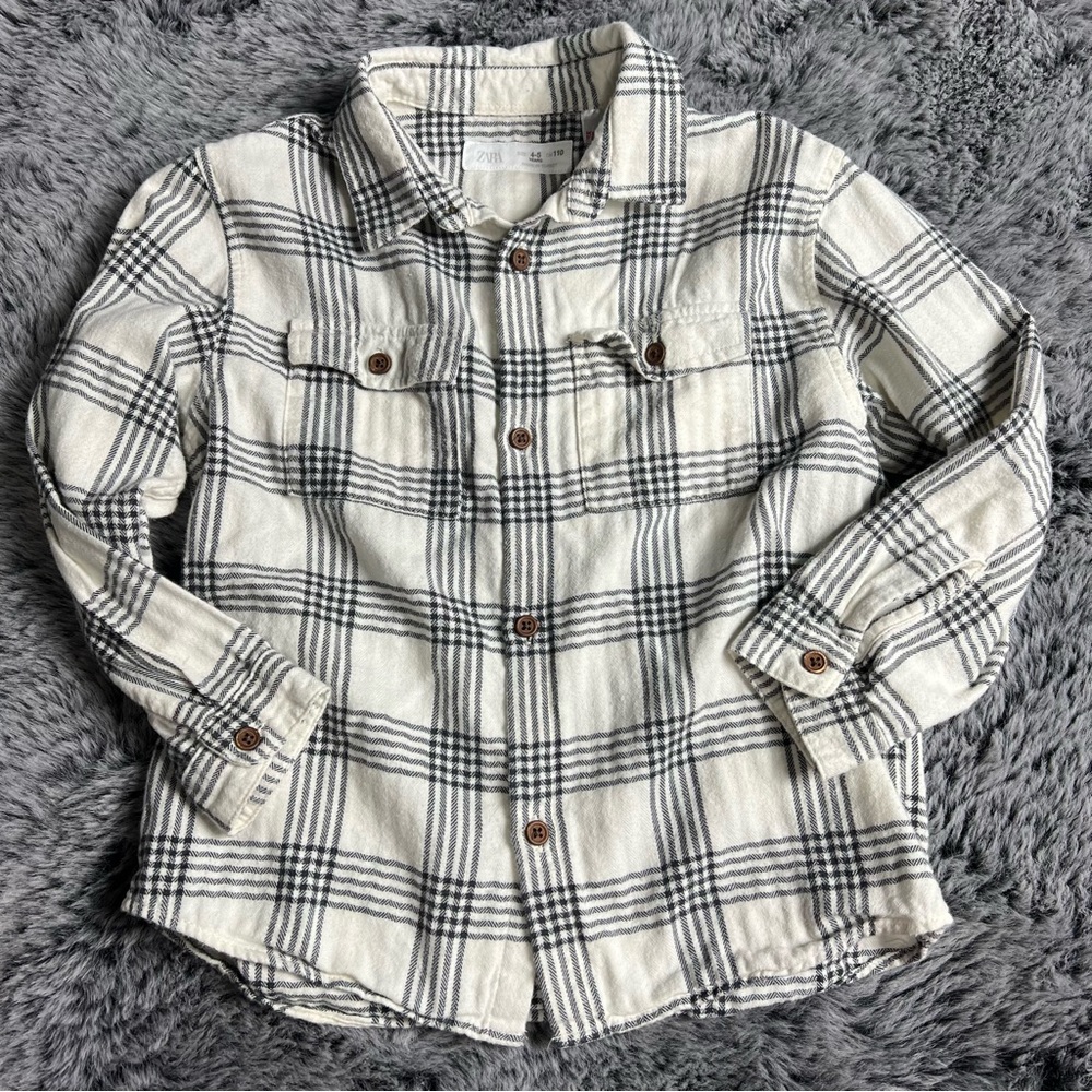 Zara Boys button up stripe flannel white and black top size 4-5 years